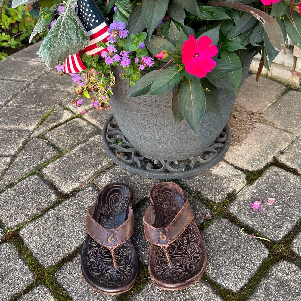 🌊Olukai Sandals Flip Flops🌊Men's 7 + Women's 9🌊 - Picture 5 of 6